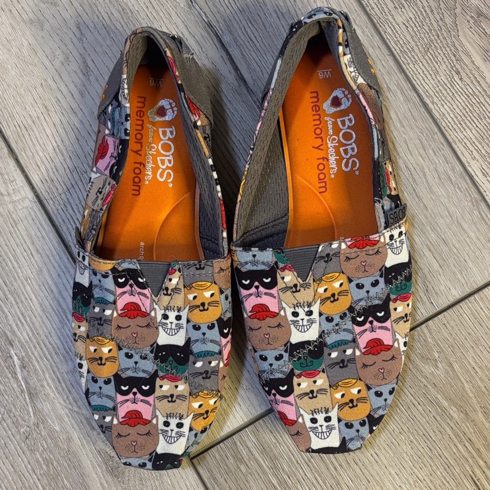 Never worn BOBS cat slides